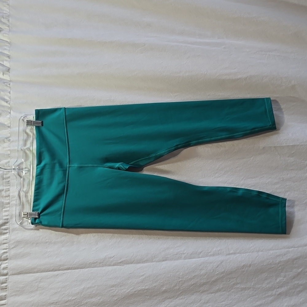 Athleta ×Alicia Keys Capri Length Leggings